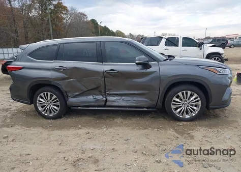 2023 Toyota Highlander Platinum z USA, uszkodzony, nr VIN 5TDKDRAH3PS505981